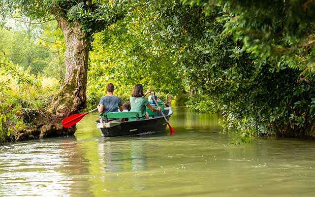 Tourisme en Vendée dans le Marais Poitevin à Coulon autour du Relais de la Venise Verte